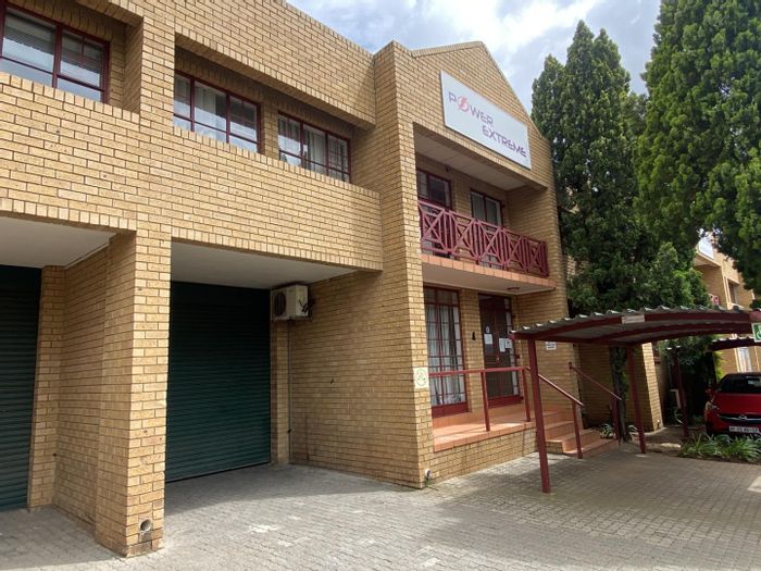 Property #P00005152, Industrial rental monthly in Highveld