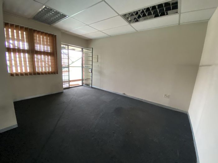 Property #P00005482, Office rental monthly in Highveld