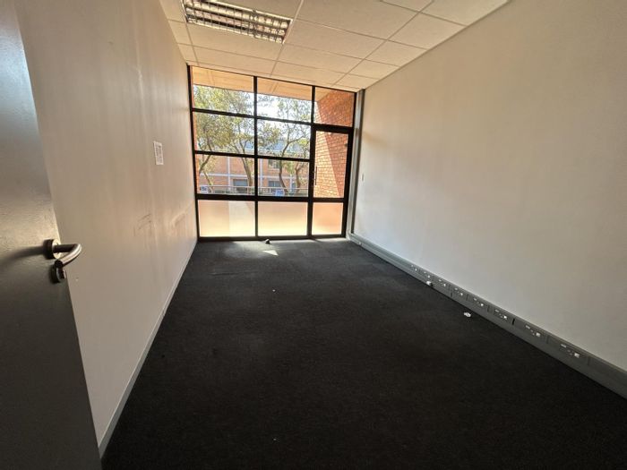 Property #P00006084, Commercial rental monthly in Highveld