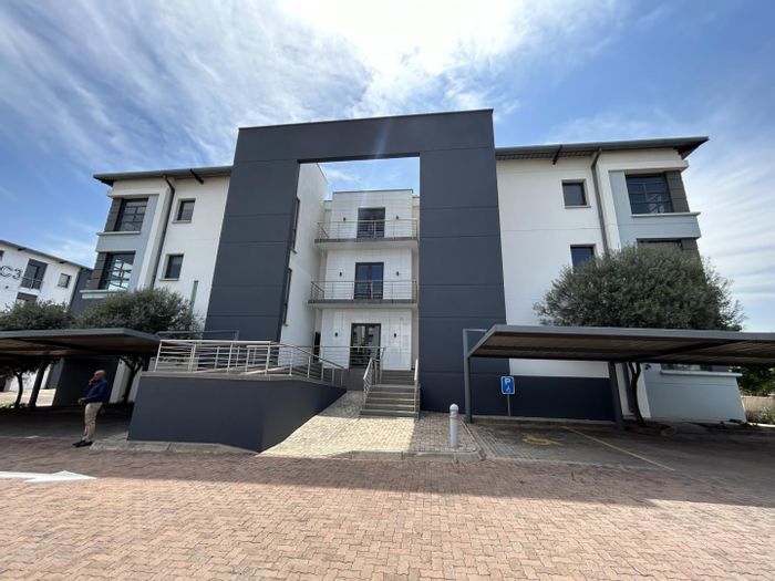 Property #P00006193, Office rental monthly in Highveld