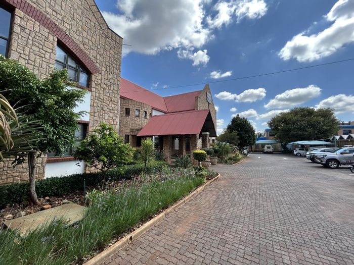 Property #P00006224, Commercial rental monthly in Highveld