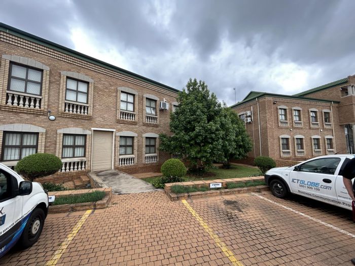 Property #P00006241, Office rental monthly in Highveld