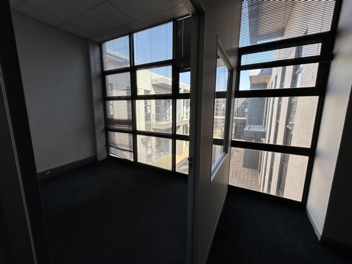 Property #P00006509, Office rental monthly in Highveld