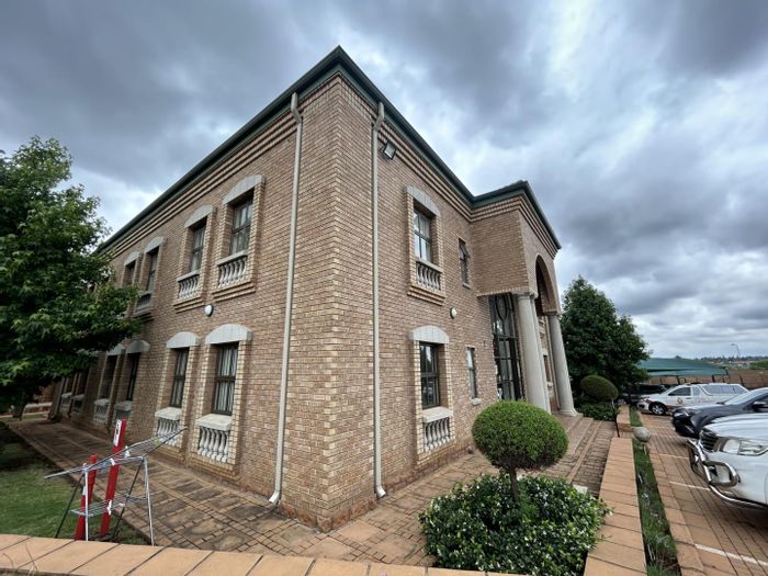 Highveld Office To Rent: Flexible spaces, rental incentives, 24-hour security included.