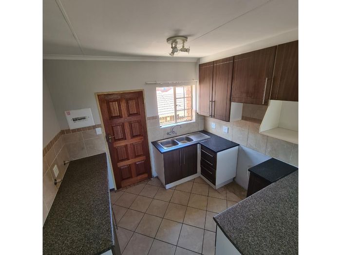 Property #Pref90684237, Apartment rental monthly in Mooikloof Ridge