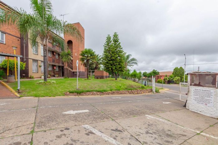Property #RL10884-750220, Apartment for sale in Laudium