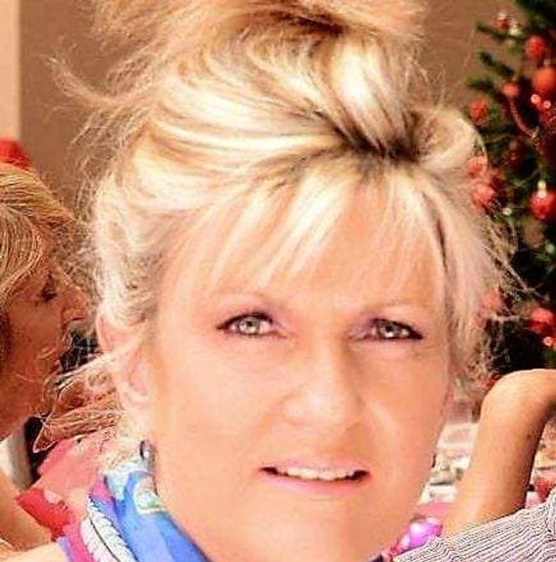 Lesley Cozens photo