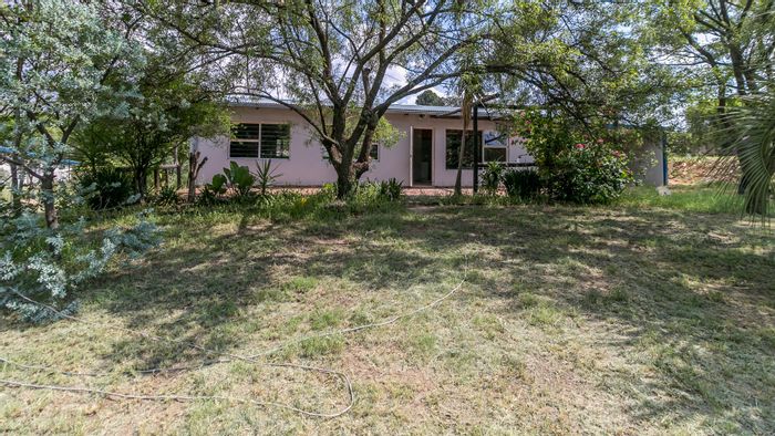 3-Bedroom House in Glen Austin AH To Rent with Pool Access and Borehole Water.