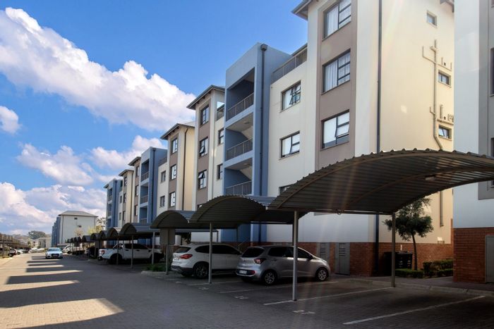 For Sale: Carlswald Apartment with gym, pool, and wellness amenities.