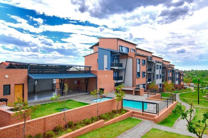 2-Bedroom Apartment For Sale in Vorna Valley with Pool, Braai Area, and Fibre.