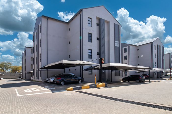 2-Bedroom Apartment For Sale in Carlswald with pool, gym, and secure parking.