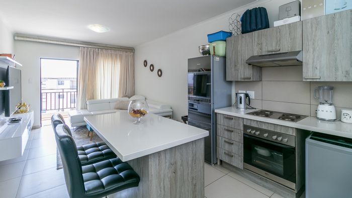 For Sale: Apartment in Carlswald with pool, clubhouse, and 24-hour security.