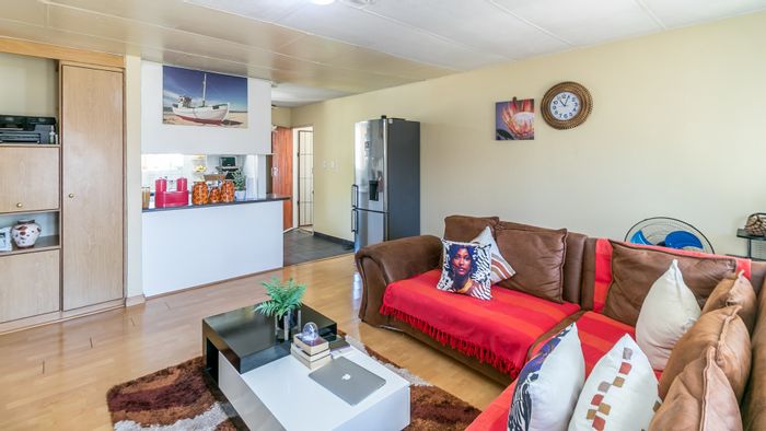 Vorna Valley Apartment For Sale: 2 Bedrooms, 24-Hour Security, Rental Income Potential.