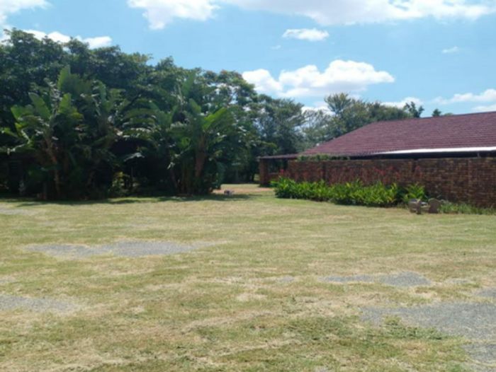 Hartebeeshoek House For Sale: 2 beds, flatlet, borehole, orchard garden, negotiable price.