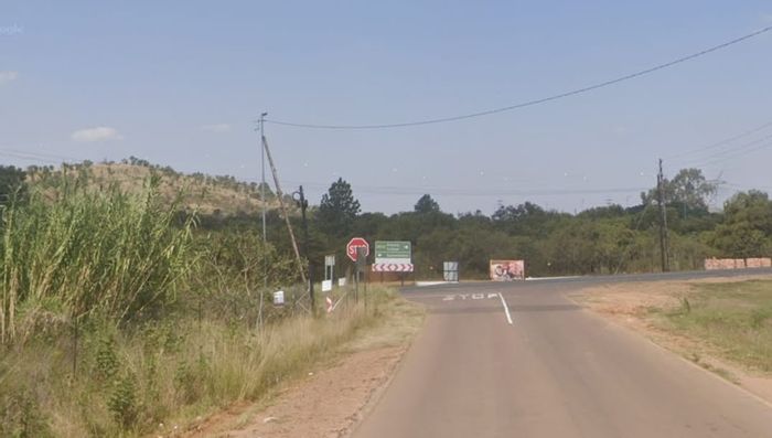 Kameeldrift East For Sale: 6445 m² vacant land, high exposure, development potential.