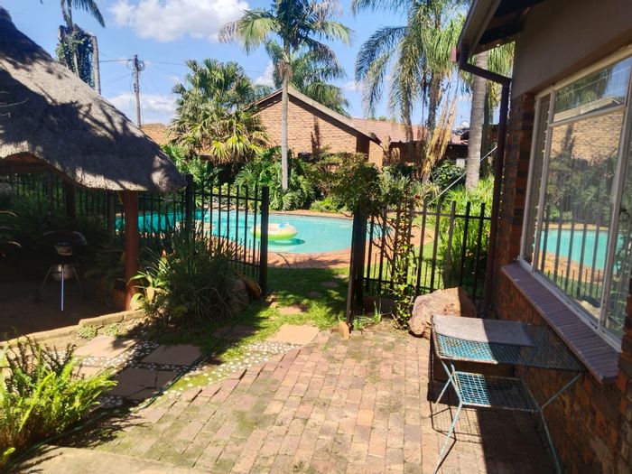 For Sale: House in Theresapark with pool, CCTV, and ample parking.