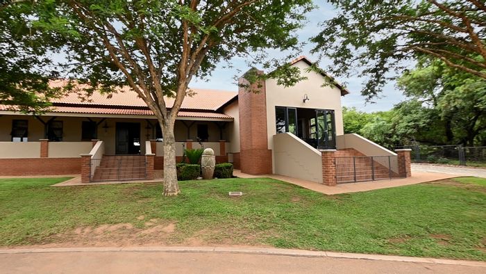 For Sale: House in Sable Hills with pool, 4 beds, gym, and ample parking.