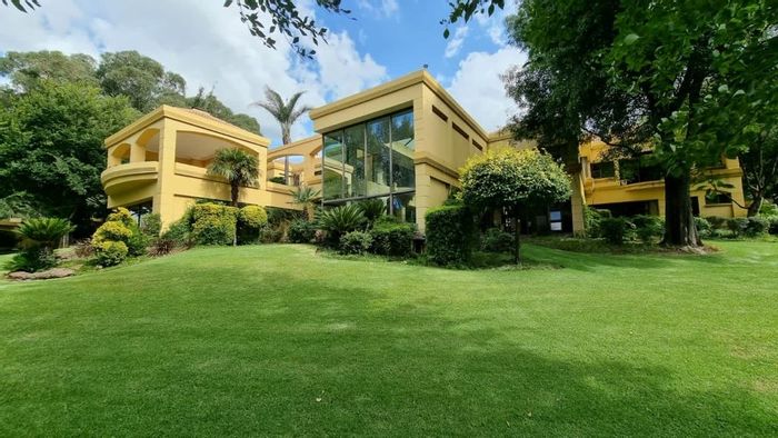 For Sale: House in Clubville with golf course views, pool, and entertainment areas.