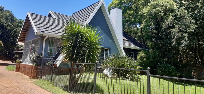 Brooklyn House For Sale: Two properties, home enterprise option, near schools and universities.