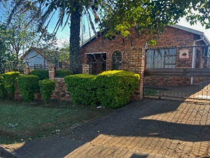 Allandale House For Sale: 4 Bedrooms, secure courtyard, ample parking, close to amenities.