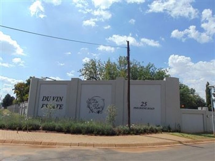 Raslouw For Sale: Vacant Residential Land, 350-750sqm, build your dream home.