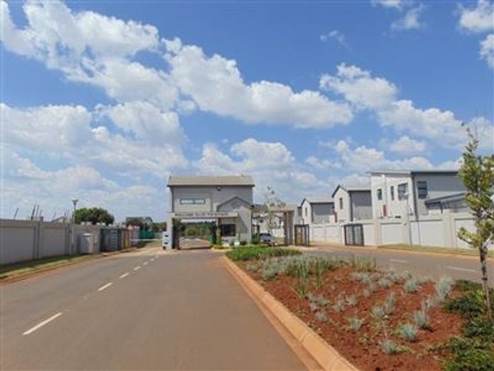 Raslouw For Sale: Vacant Residential Land, flexible sizes, close to amenities.