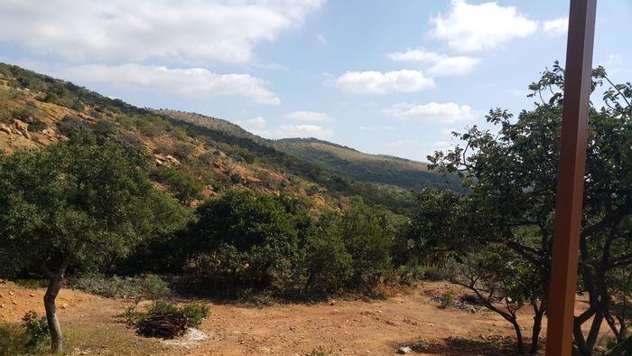 Rustenburg Rural Farm For Sale: 3 beds, 2 baths, ideal for farming or retreat.