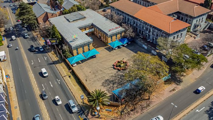 For Sale: Versatile Office Space in Ferndale with Residential Conversion Potential.