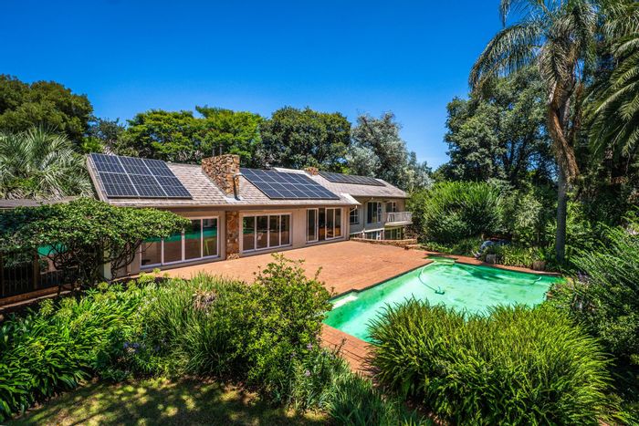 Ferndale Office For Sale: Solar power, flexible layout, pool, and ample parking.