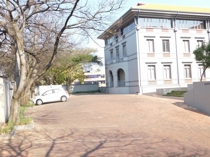 Ferndale Office To Rent: 300 m², secure parking, fibre, 24/7 security.