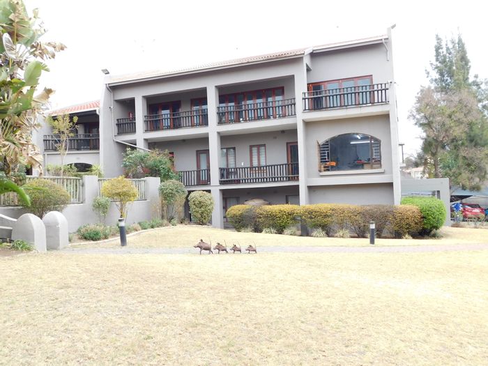 Commercial space in Ferndale to rent with flexible layout and ample parking.