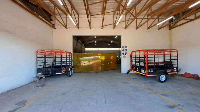 Industrial space to rent in Richards Bay Central with large workshop and offices.