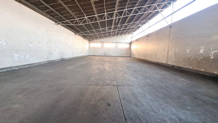 721 m2 Industrial Warehouse/Workshop to Rent in Kuleka with offices and easy access.