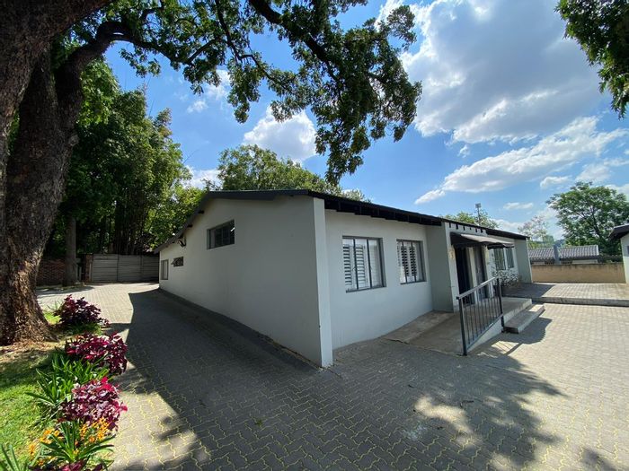 Office Space To Rent in Blairgowrie: Flexible Layout, Showroom Frontage, Secure Parking.