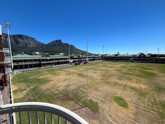 Office to Rent in Claremont: 256m², wrap-around balcony, flexible layout, prime location.