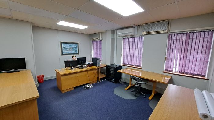 For Sale: 200 m² Office in Empangeni Central, Fully Furnished with Parking.