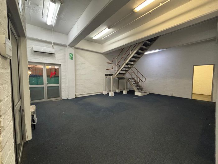 To Rent: 1,024.55m² Office in Bellville South Industria with secure parking and fibre-ready.