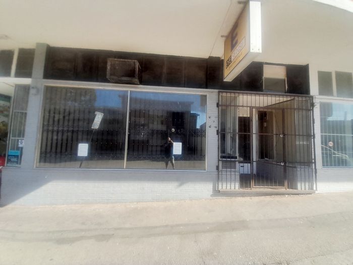 Retail space to rent in Gqeberha Central, 84sqm, no deposit required.