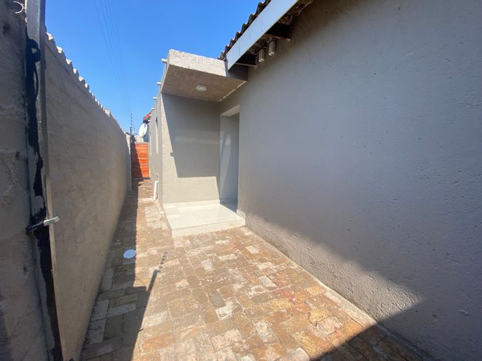 1-Bedroom Apartment To Rent in West Acres Ext 6 with kitchenette and shower.