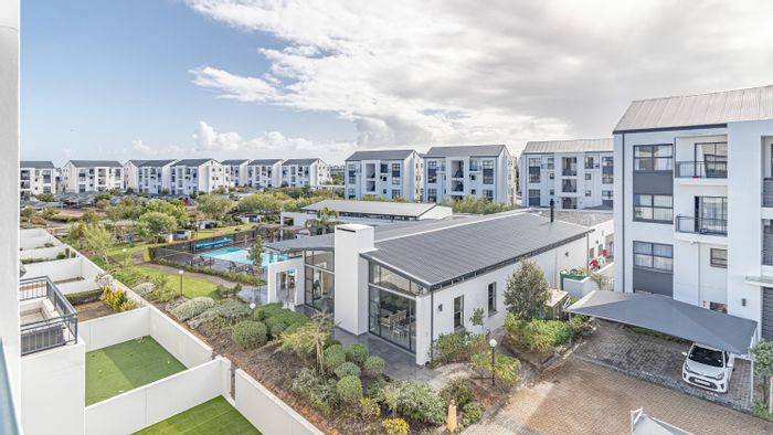 To Rent: Apartment in Sandown Estate with gym, pool, and 24/7 security.