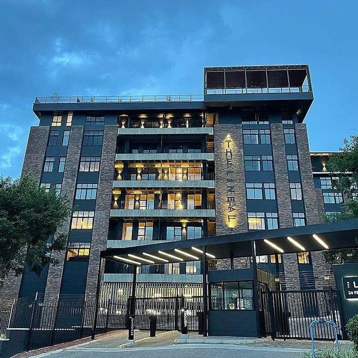 To Rent: 1-Bed Apartment in Sandton Central with Rooftop Pool and Security.