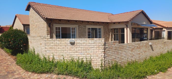 2-Bedroom Townhouse To Rent in Sasolburg Central with private yard and garage.