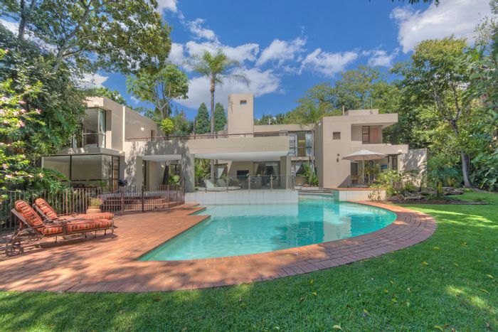 Bryanston House For Sale: Private estate, gym, tennis court, pool, guest suite.