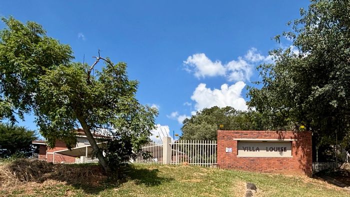 2 Bedroom Apartment To Rent in Sonheuwel with patio and garden access.