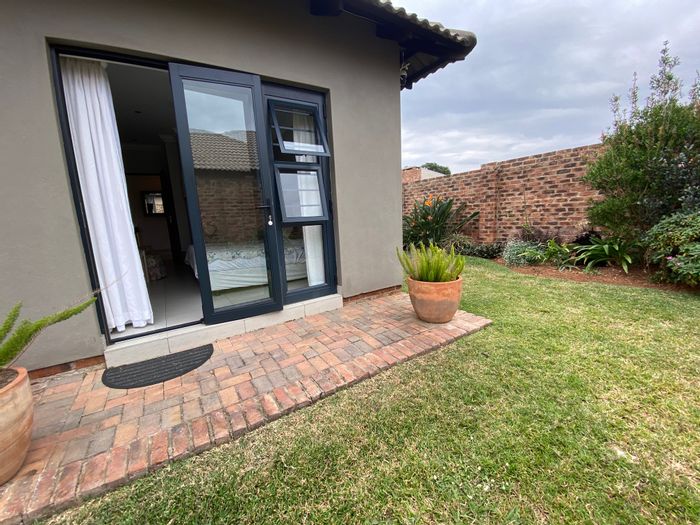 1-Bedroom Apartment in Steiltes with private entrance, garden, and parking. To Rent.