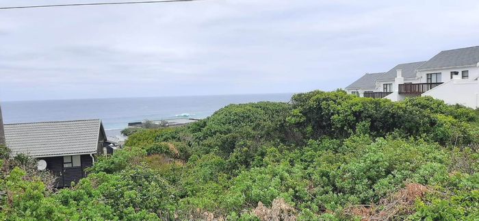 Vacant Land Residential in Seaview, 1487sqm, municipal services available, For Sale.