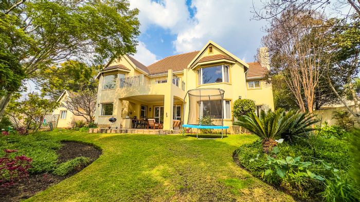 Bryanston Cluster For Sale: 3 Bedrooms, Flatlet, Staff Quarters, Garden Oasis.