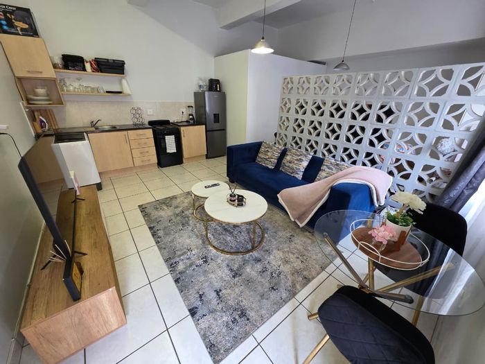 1-Bedroom Apartment in Montclair with 24-hour security and supermarket access. To Rent!