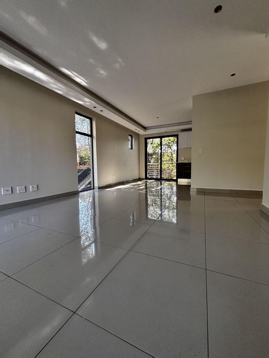 To Rent: Parkmore Apartment with 2.5 beds, 2.5 baths, secure parking, amenities nearby.