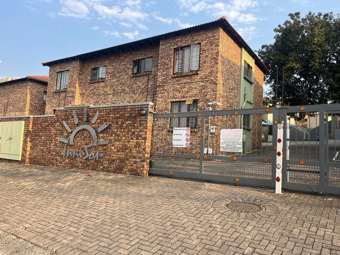 2-Bedroom Apartment in Sonheuwel with balcony, carport, and open plan living. To Rent.